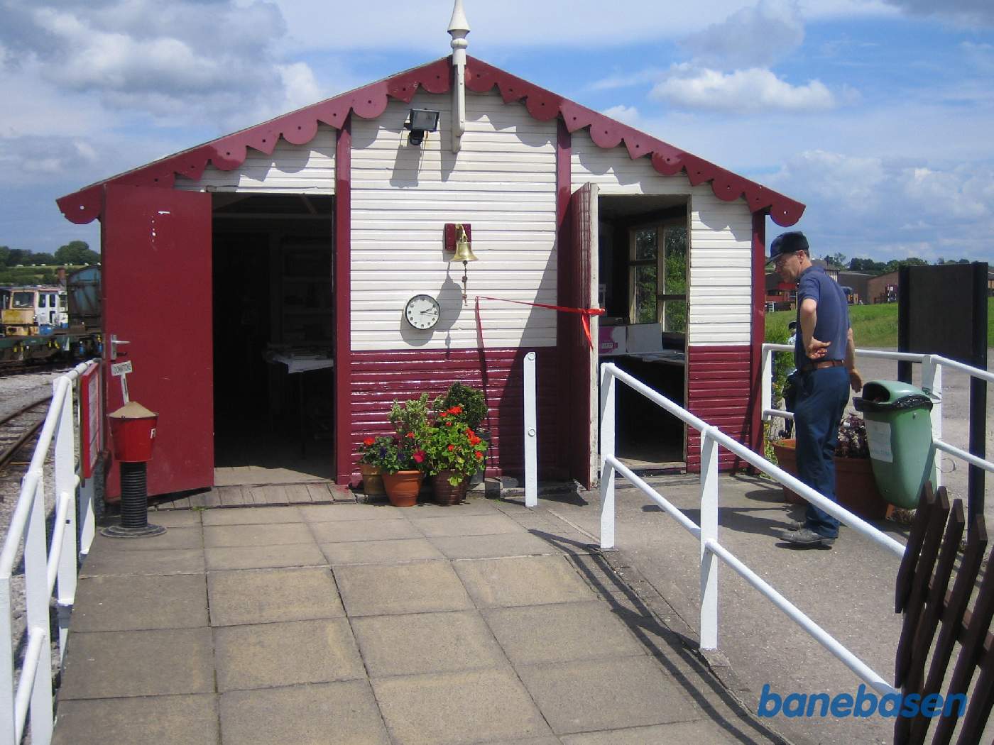 Stationsbygningen på den lille smalsporsbane
