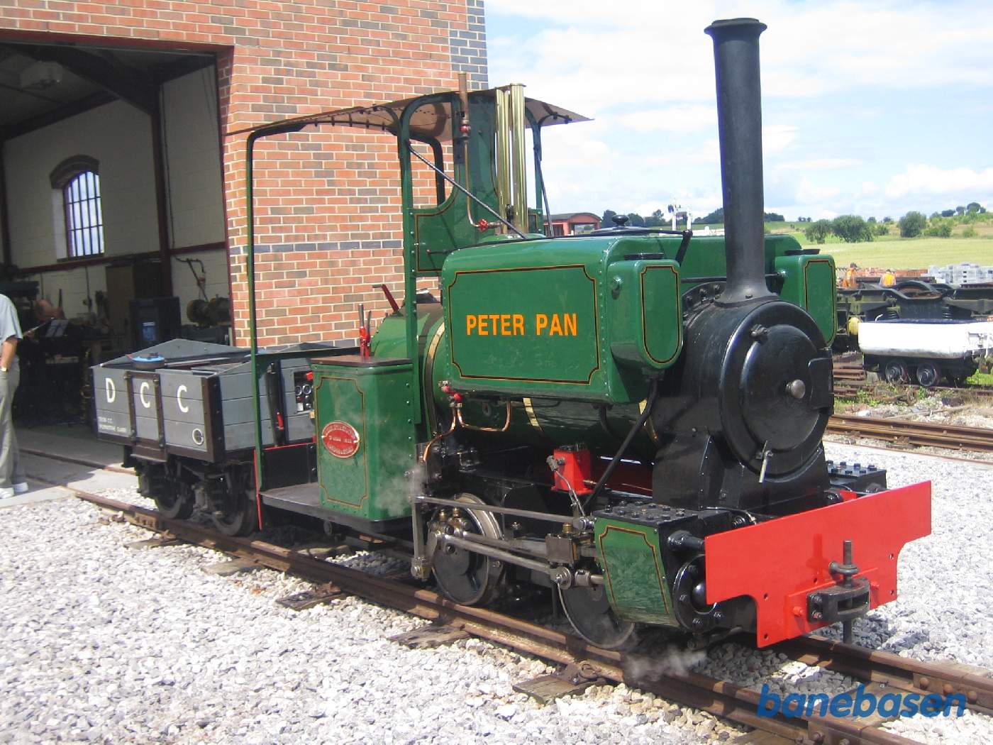 Damplokomotiv udenfor remisen