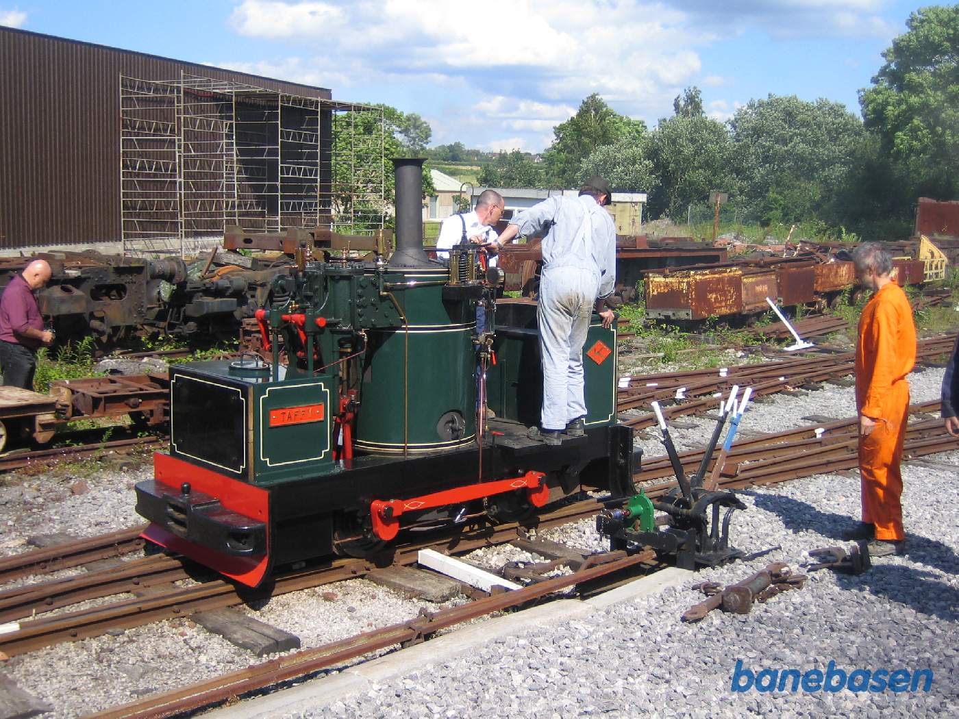 Nærbillede af det lille damplokomotiv