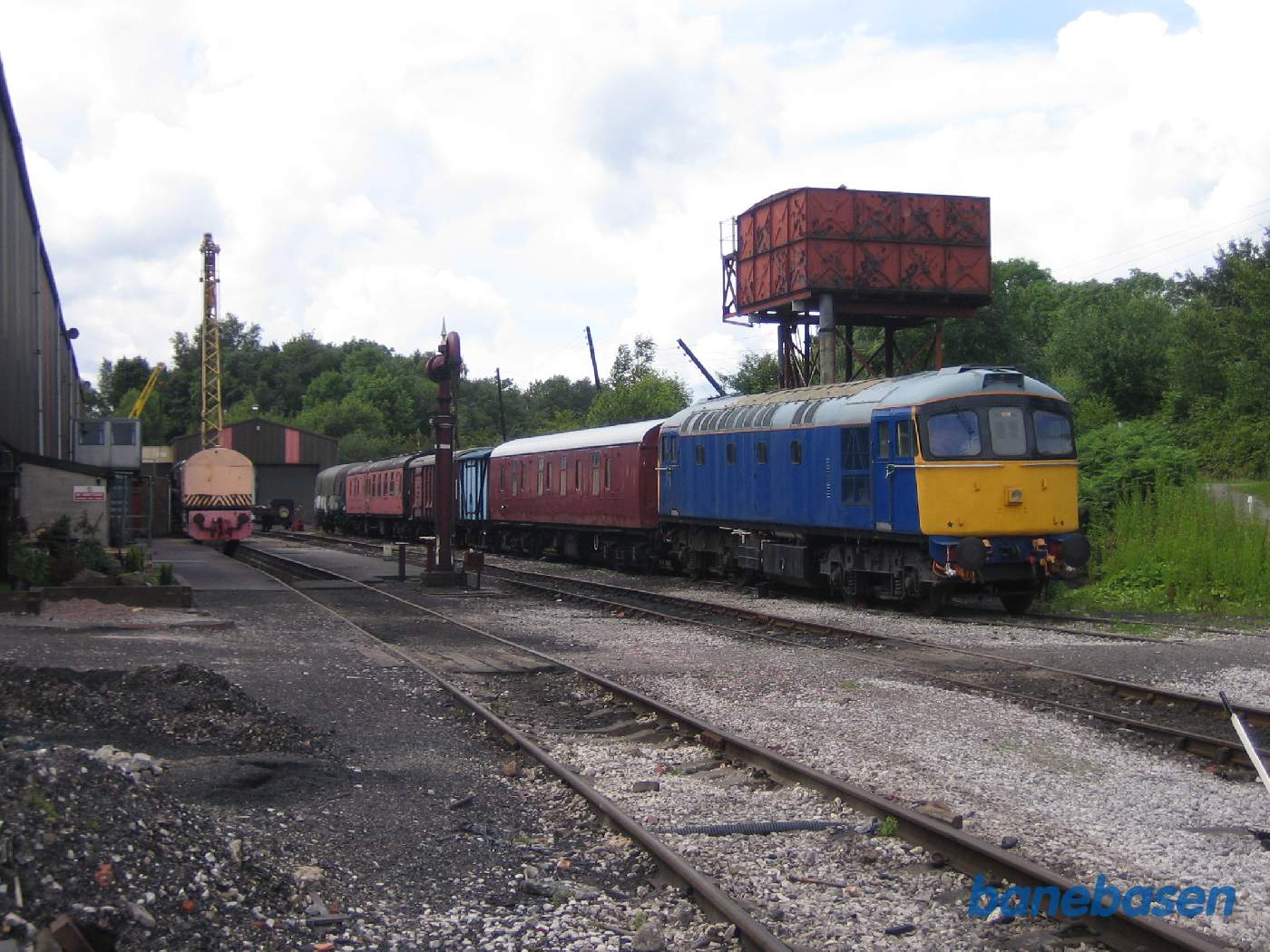 Bag den store udstillingshal er der forsyningsanlæg til damplokomotiver
