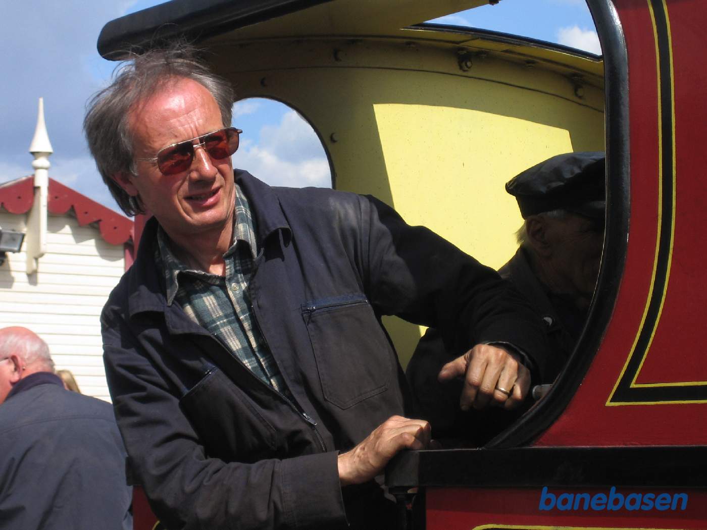 Maskinchefen kigger efter sit personale