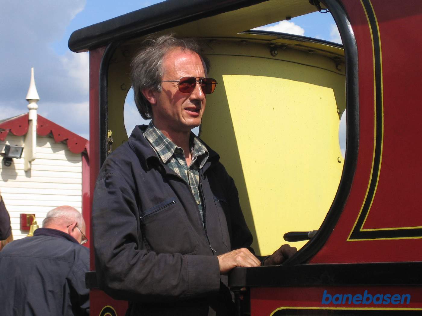 Maskinchefen kigger efter sit personale