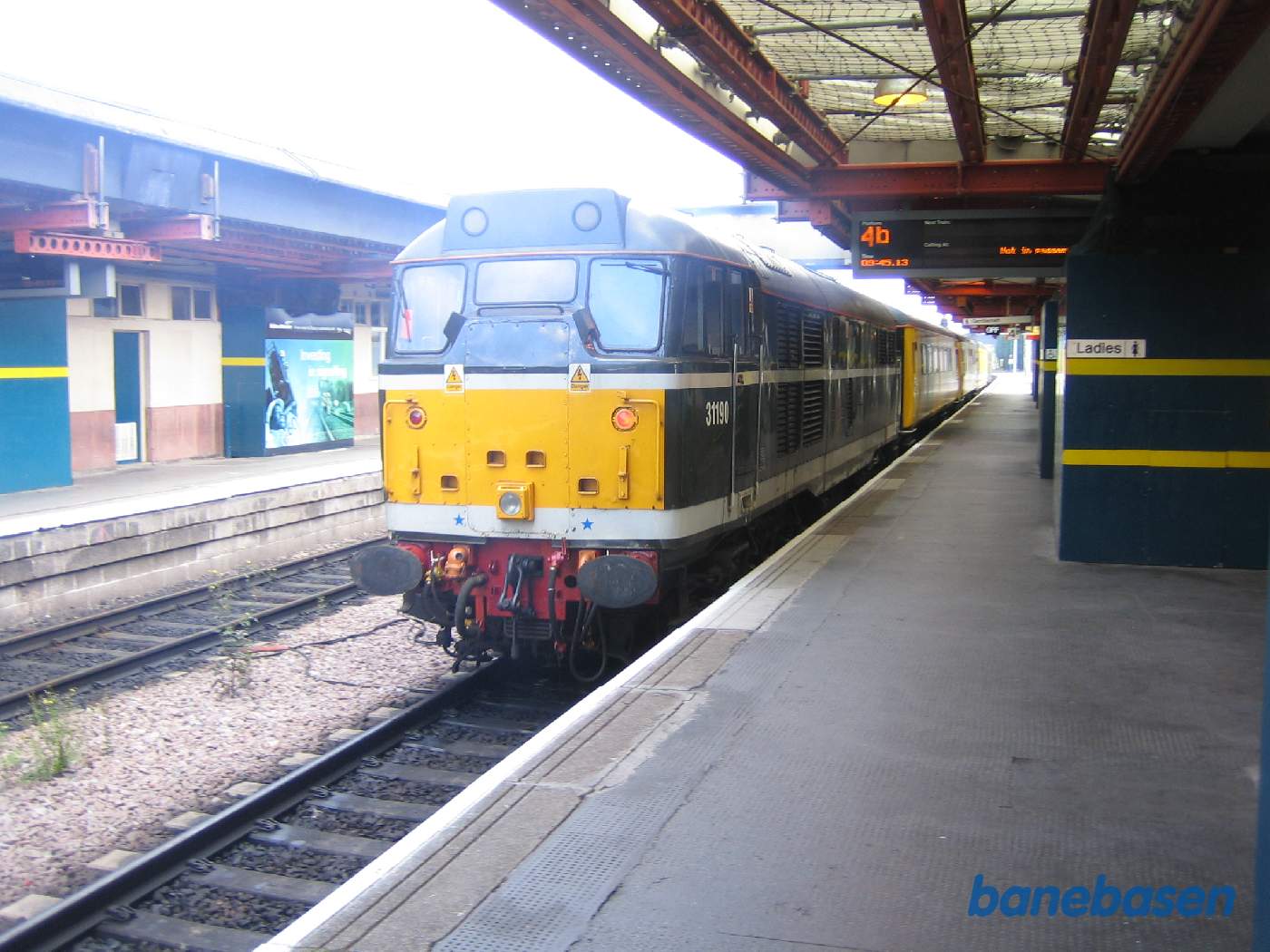 Et persontog ved perron