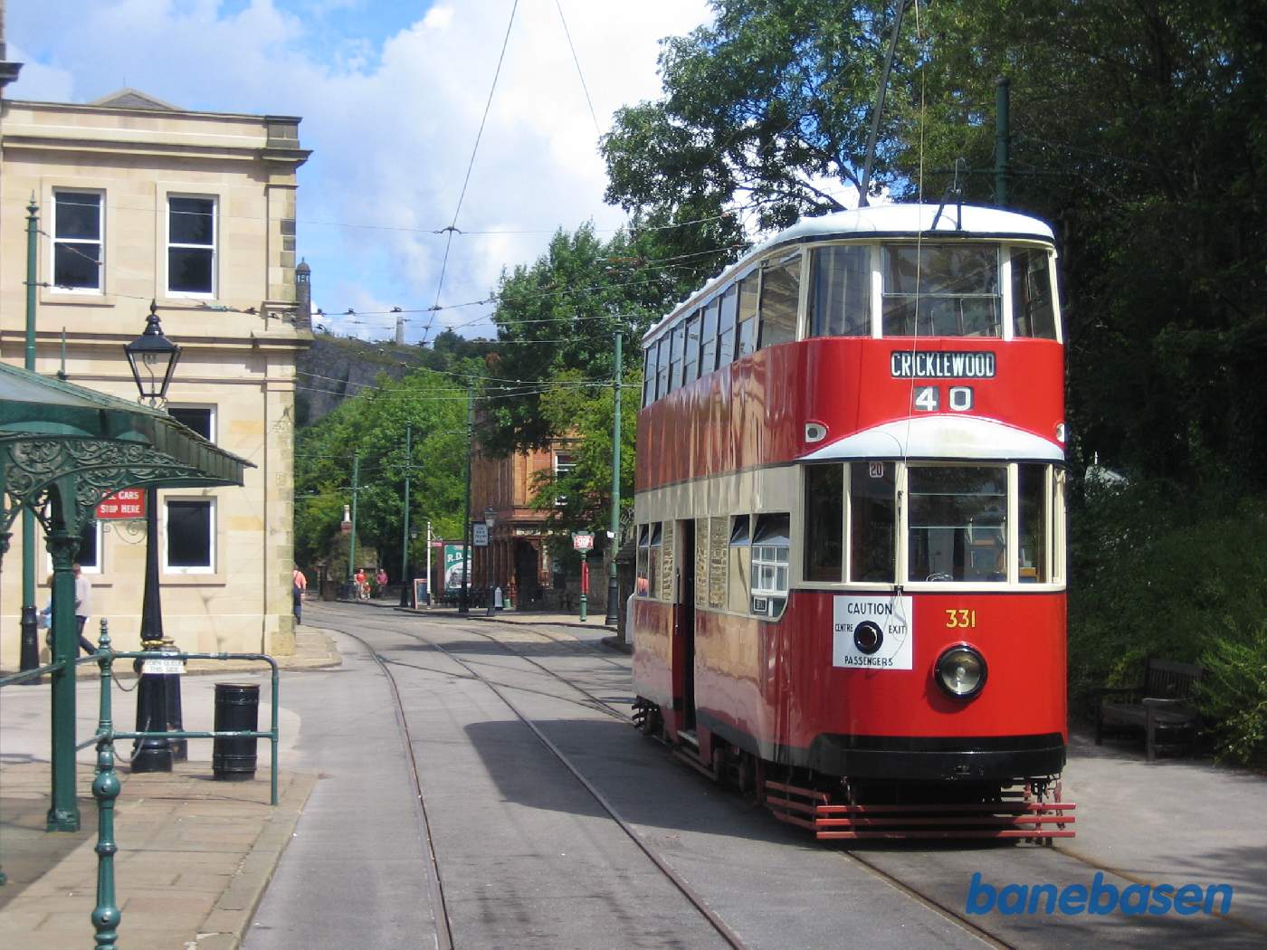 Dobbeltdækker sporvogn i museumsgaden, utrolig flot lavet