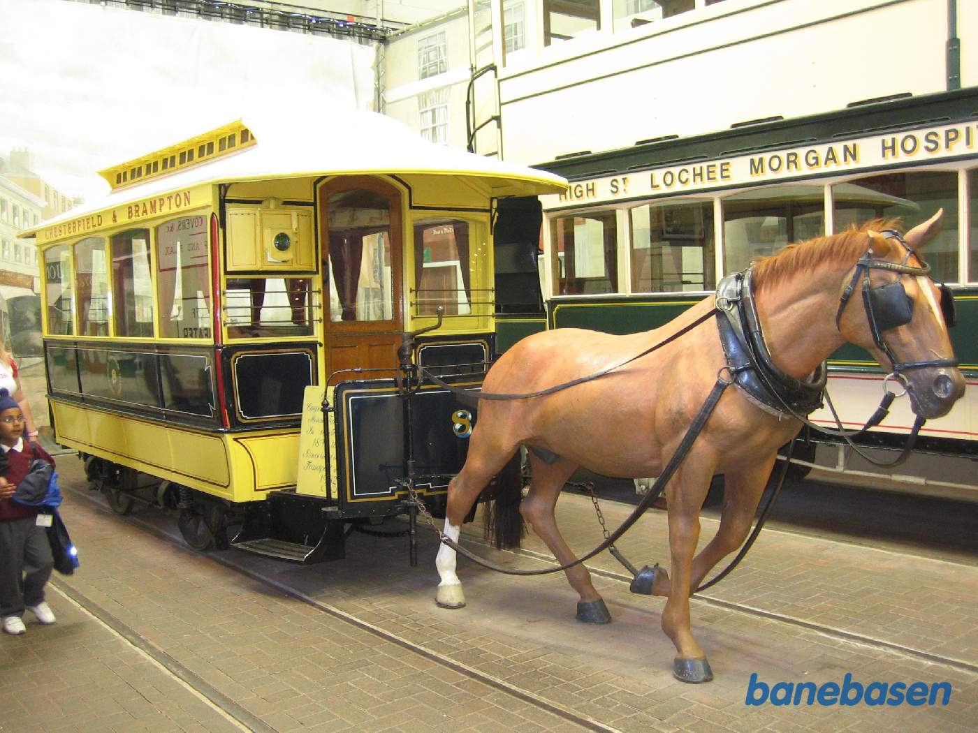 Udstilling af nogle af de vogne, der ikke er ude at køre, her en hestesporvogn med "hest"