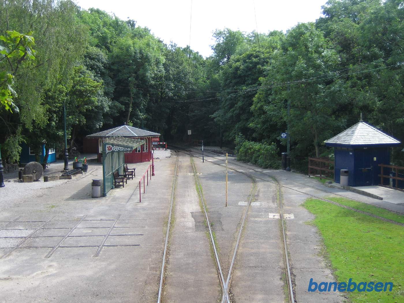 Et vue ud over endestationen, set oppe fra 1.sal på en dobbeltdækker sporvogn