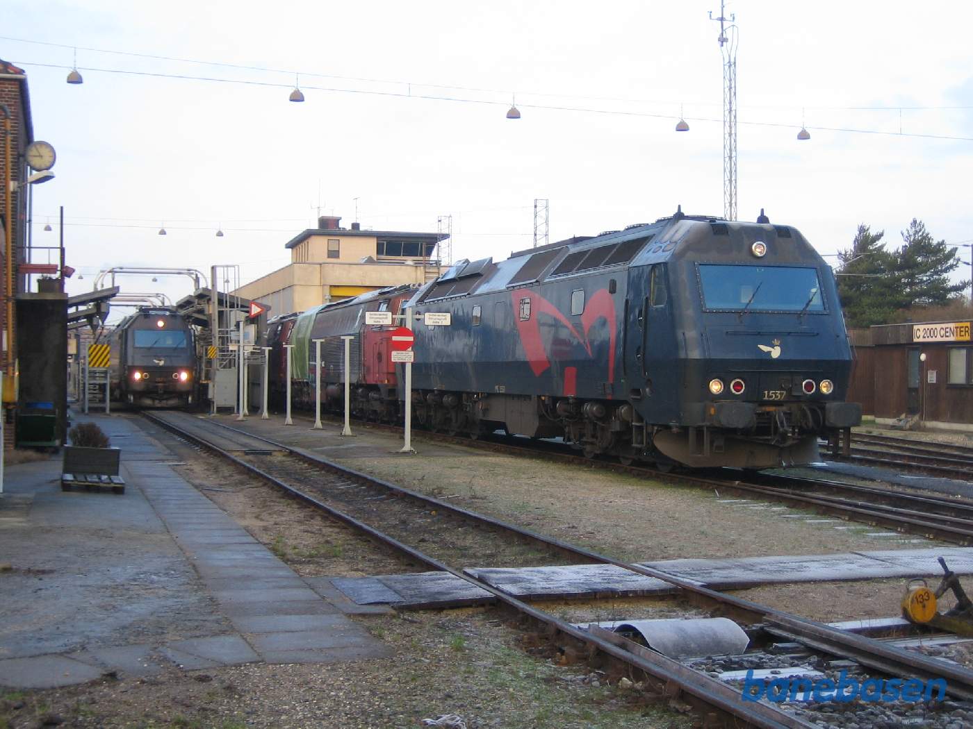 ME 1537 med de 5 tilkoblede MZ lokomotiver klar i "Askekassen" på Mgb ME 1537 med de 5 tilkoblede MZ lokomotiver klar i "Askekassen" på Mgb