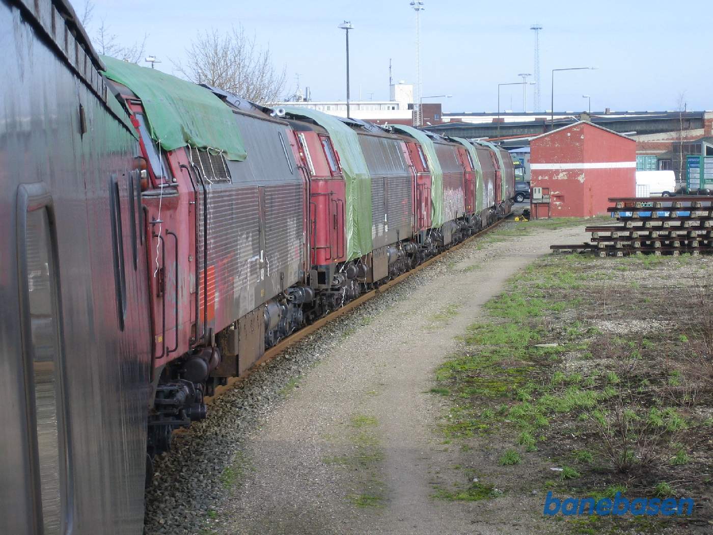 Udsigten fra ME 1513 der skubber lokomotiverne ud gennem frihavnen