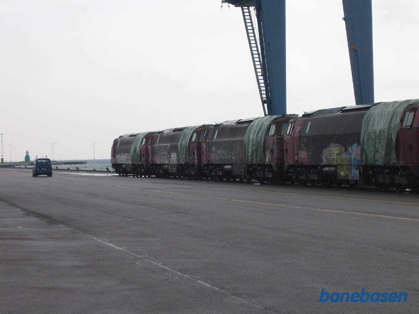 Så er toget ankommet til Levantkaj i containerhavnen, men skibet er endnu ikke ankommet Så er toget ankommet til Levantkaj i containerhavnen, men skibet er endnu ikke ankommet