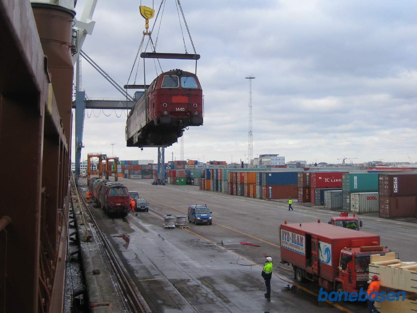 Så løftes 1440 ombord