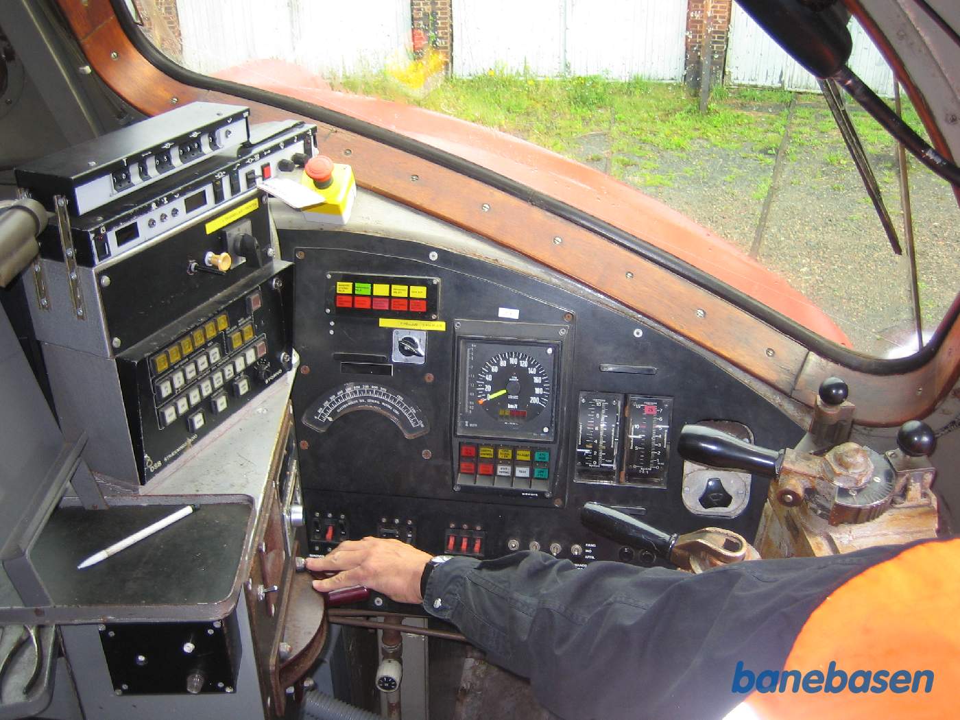 En af eleverne kører lokomotivet