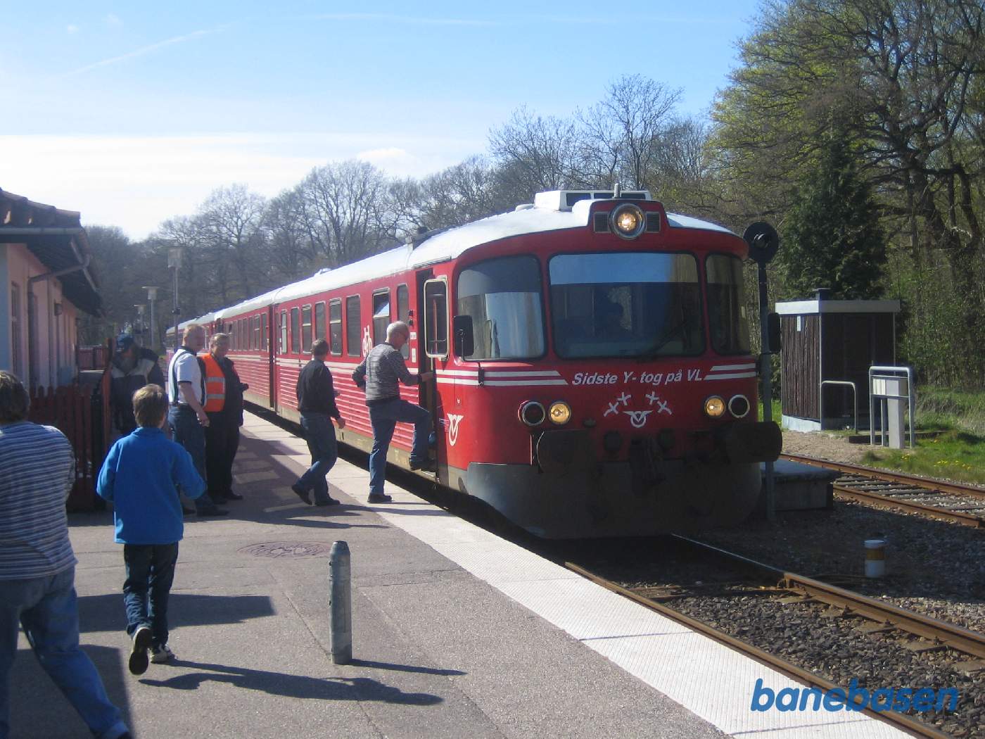 Et hurtigt foto inden toget kører videre, kør på udkørselssignalet og overkørslen sikret