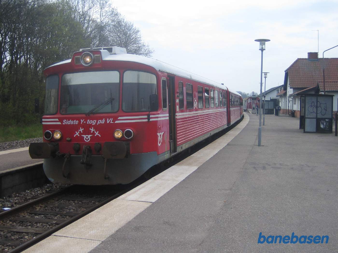 Y-toget er kommet til Hørve, hvor der er et kort ophold for fotograferne