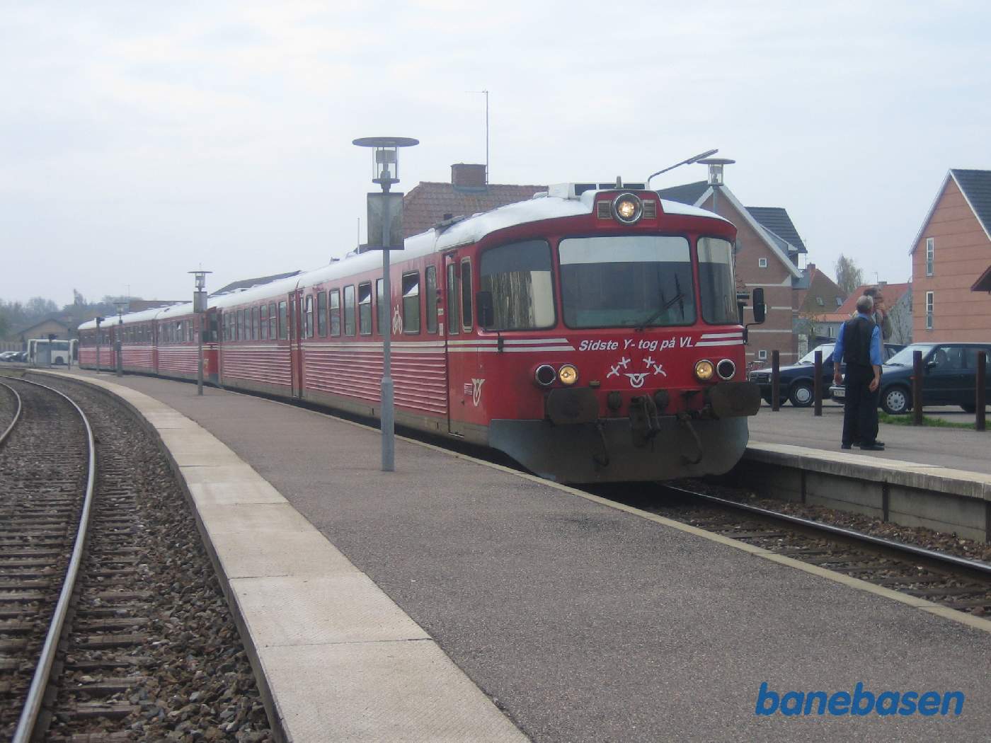 Y-toget er kommet til Hørve, hvor der er et kort ophold for fotograferne