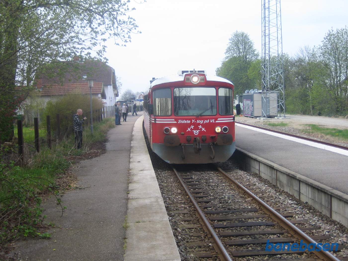 Y-toget er kommet til Grevinge, hvor der er et kort ophold for fotograferne Y-toget er kommet til Grevinge, hvor der er et kort ophold for fotograferne