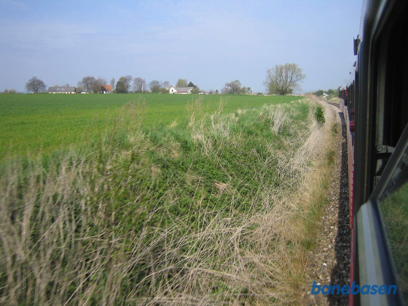 Foto af landskabet på strækningen mellem Fårevejle og Svinninge