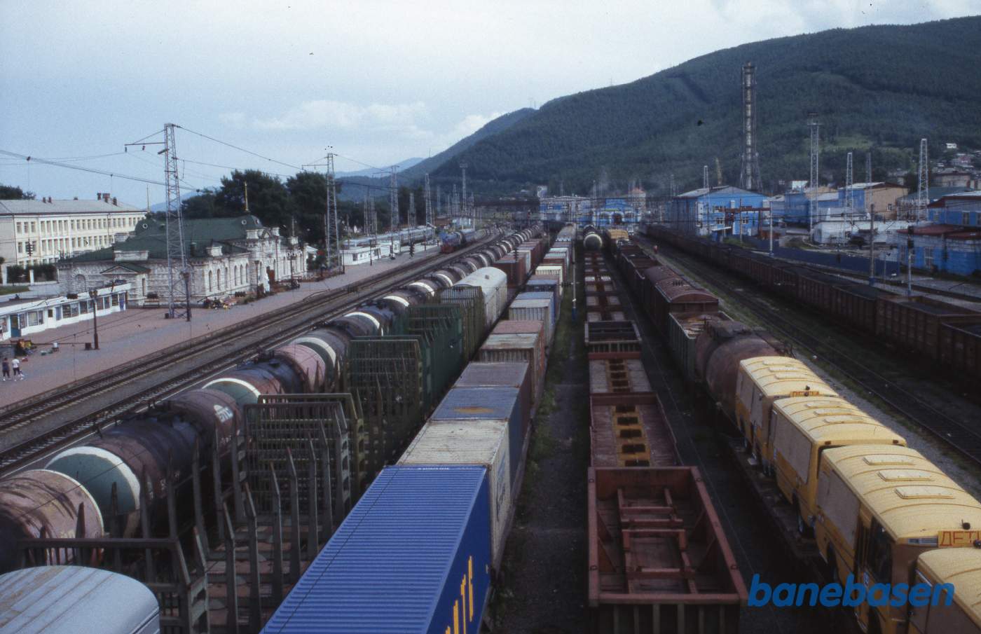 Et vue ud over stationen i retning mod Ulan-Ude, set fra den lange gangbro over banen