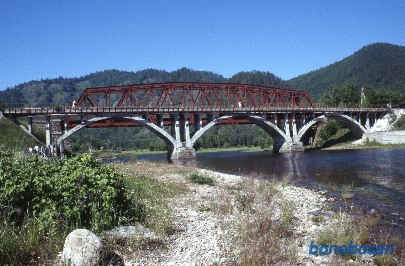 Jernbanebroerne over floden