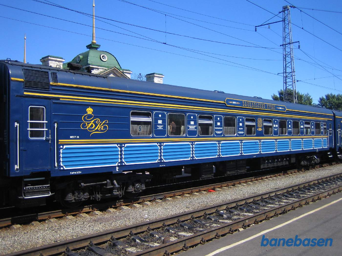 En af de flotte blå vogne i toget Baikalski Cruise