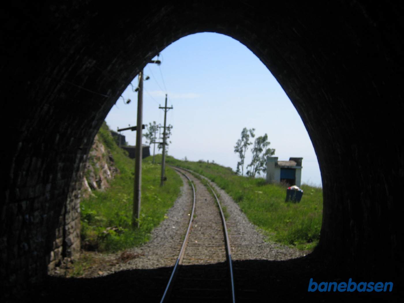 På vej ud af en tunnel