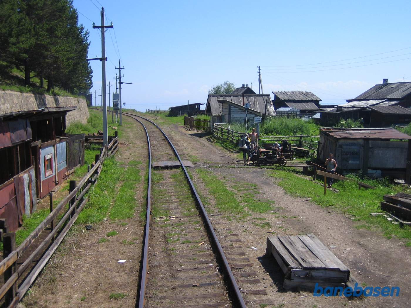 Vi passerer trinbrættet