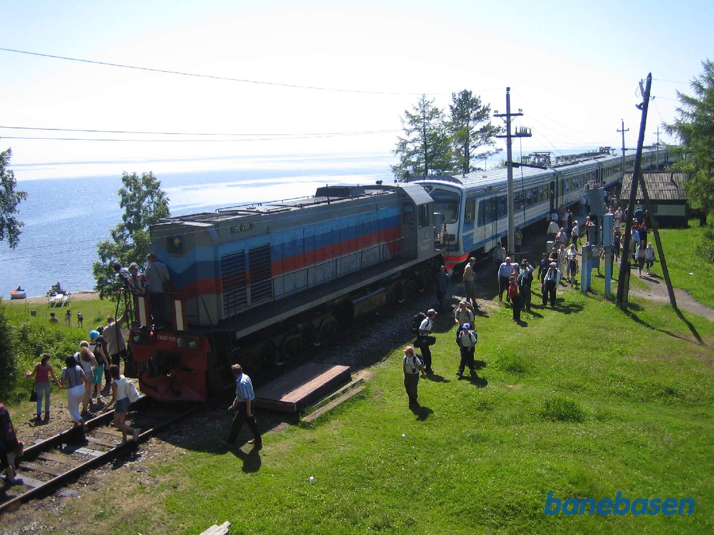 Så er vi fremme ved trinbrættet OP 110 km og den lille by, hvor vi skal spise frokost