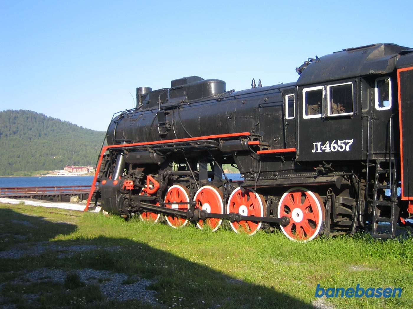 Et damplokomotiv hensat i sidesporet