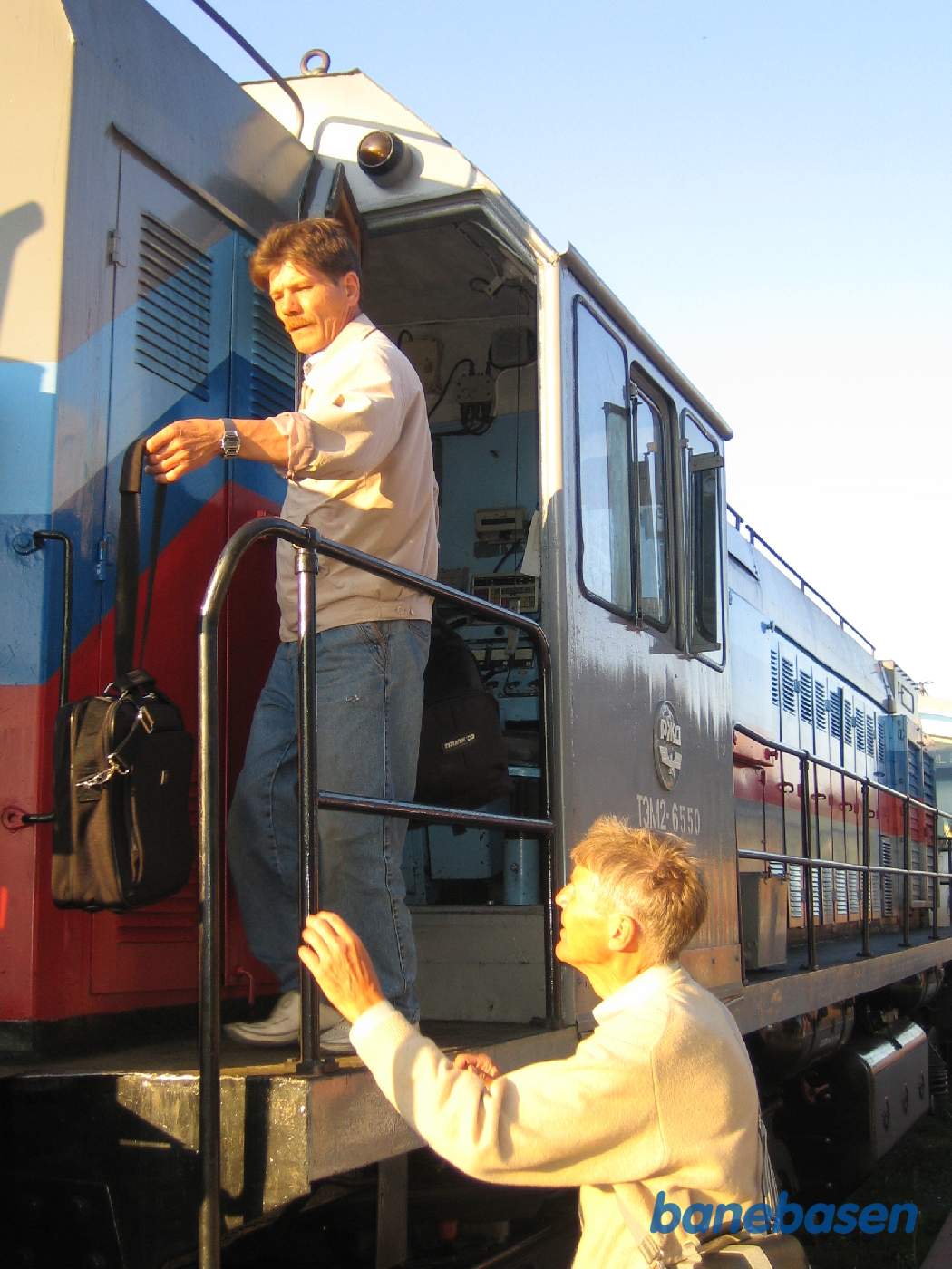 Nu er det bare med at få vores tasker ud af lokomotivet