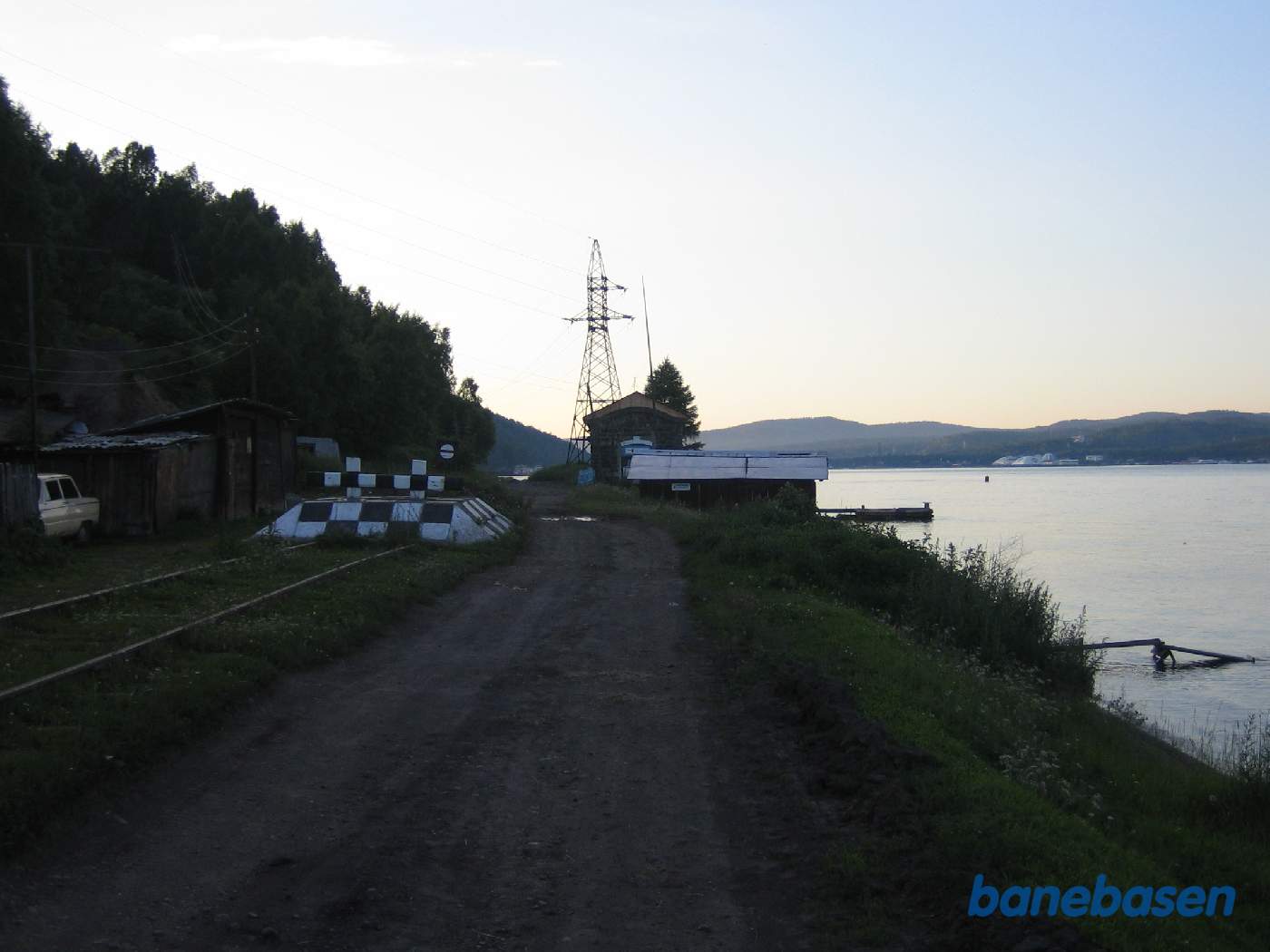 Her ender banen der engang kom fra Irkutsk, Angara floden til højre