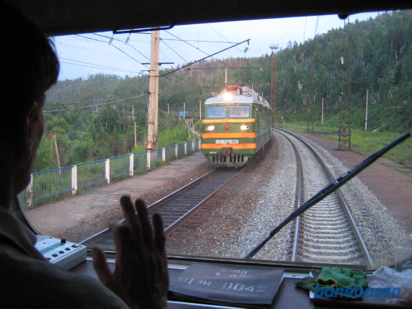 Vi møder et modkørende godstog