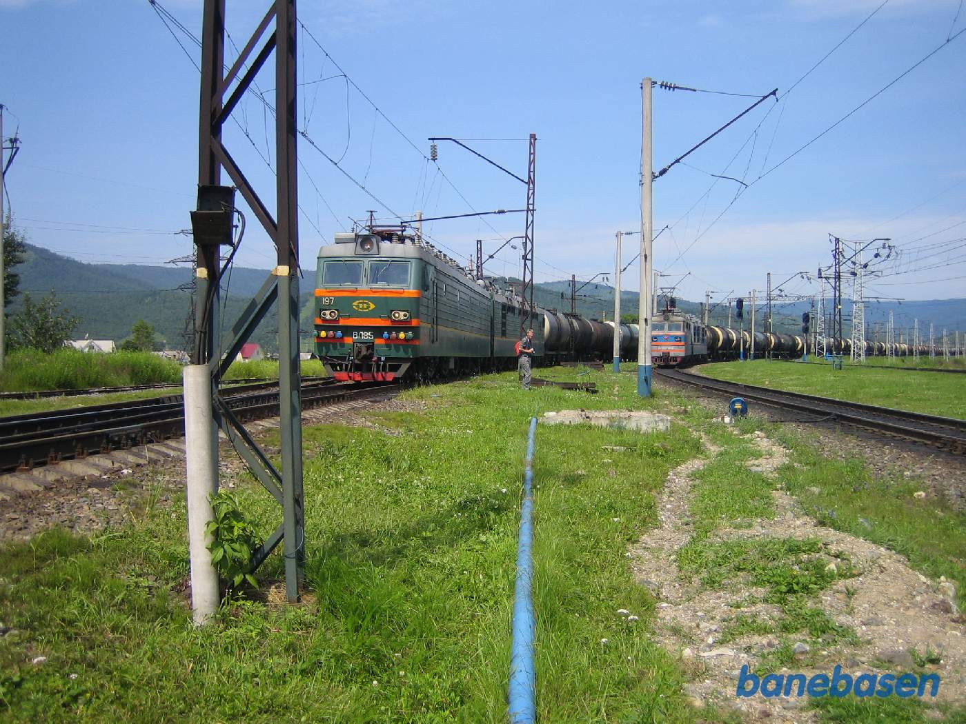 Et godstog fra Irkutsk på vej ind på stationen