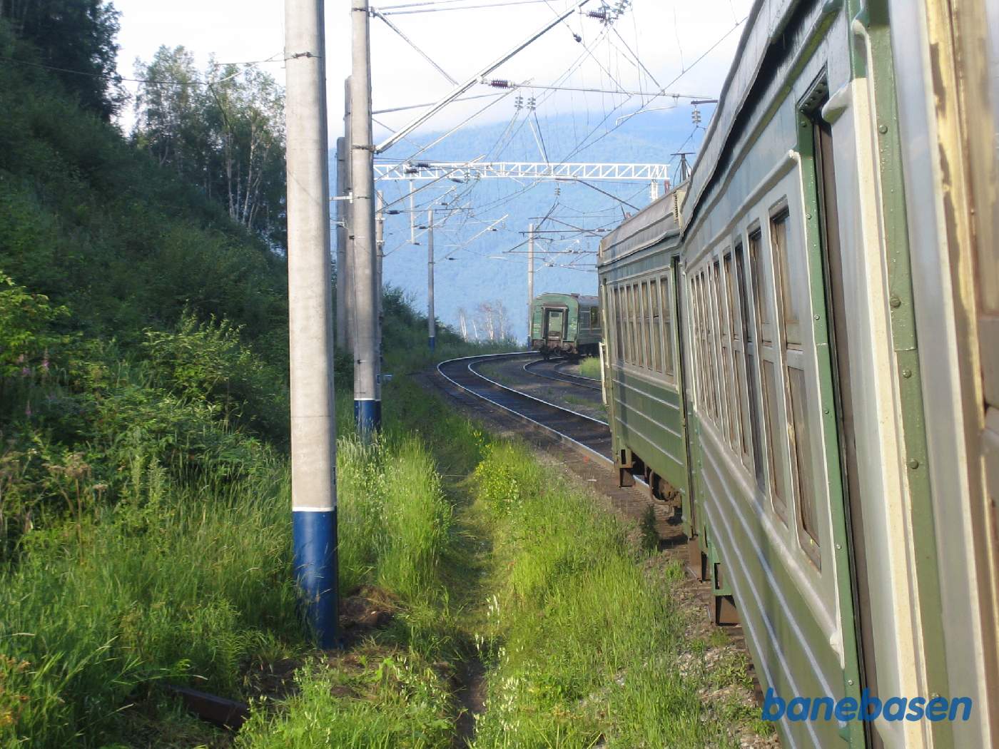 Vi har netop passeret et modkørende tog