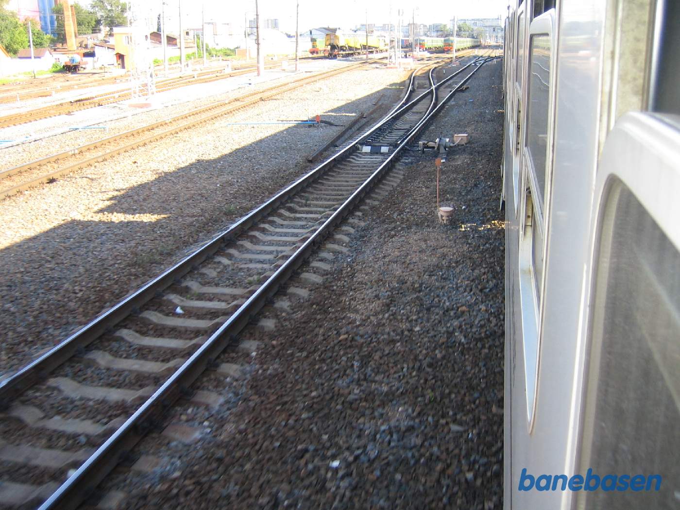 Så er vi kommet ind på den gamle banestrækning ind mod Moskva. Vi nærmer os en af de mange banegårde