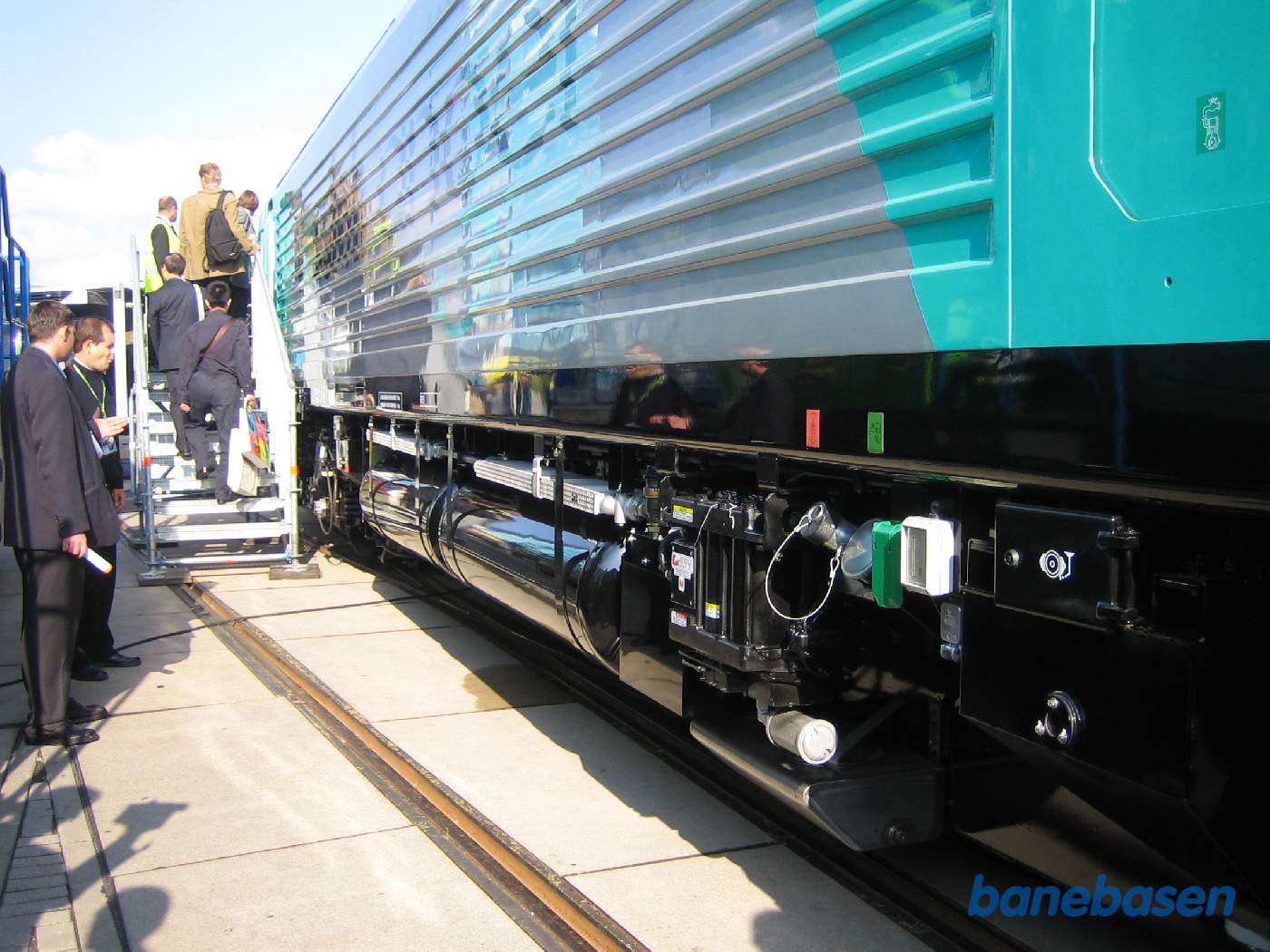 Et lokomotiv set fra siden