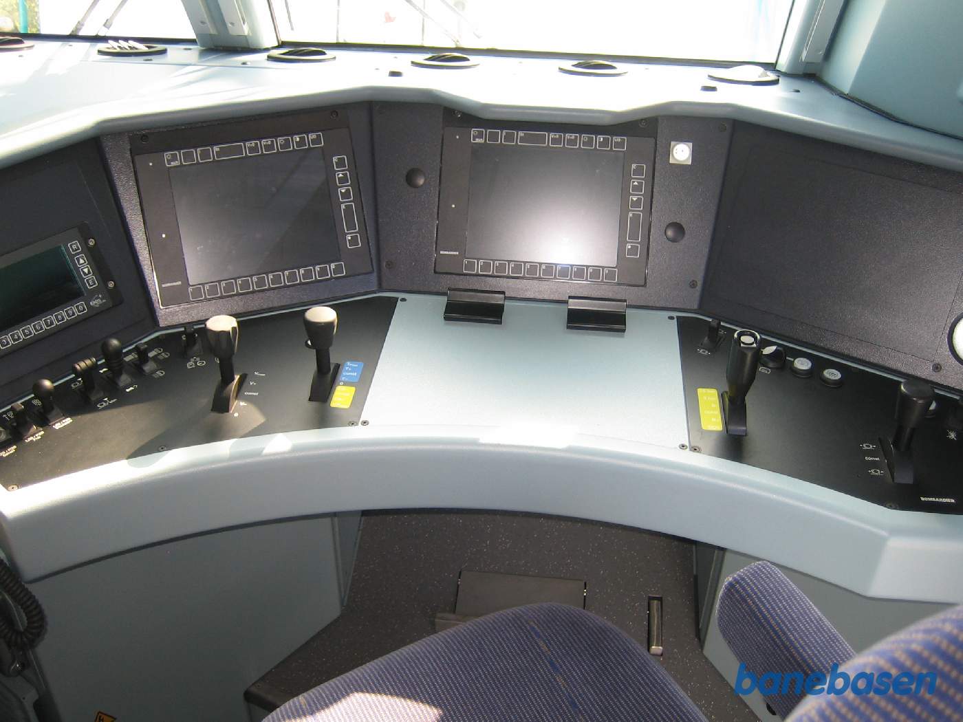 Førerbordet i et helt nyt lokomotiv, duel mode, dvs. både diesel og elektrisk der i 2008 var noget helt nyt