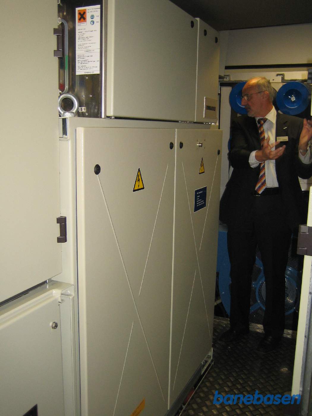 Apparatskabene i et helt nyt lokomotiv, duel mode, dvs. både diesel og elektrisk der i 2008 var noget helt nyt