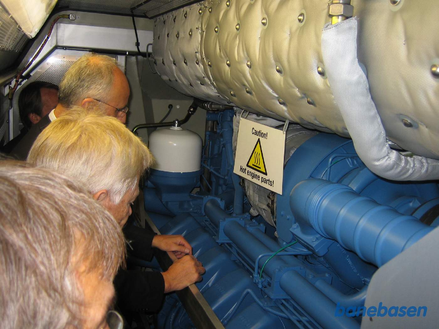 Dieselmotoren i et duel mode lokomotiv