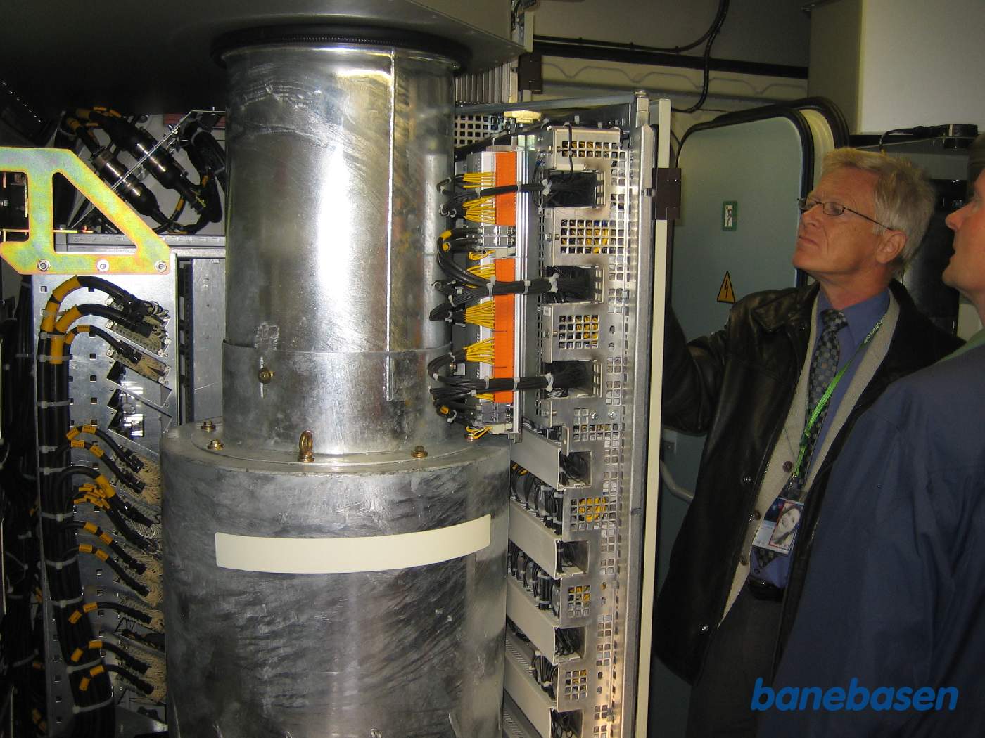 Apparatskabene i et helt nyt lokomotiv, duel mode, dvs. både diesel og elektrisk der i 2008 var noget helt nyt