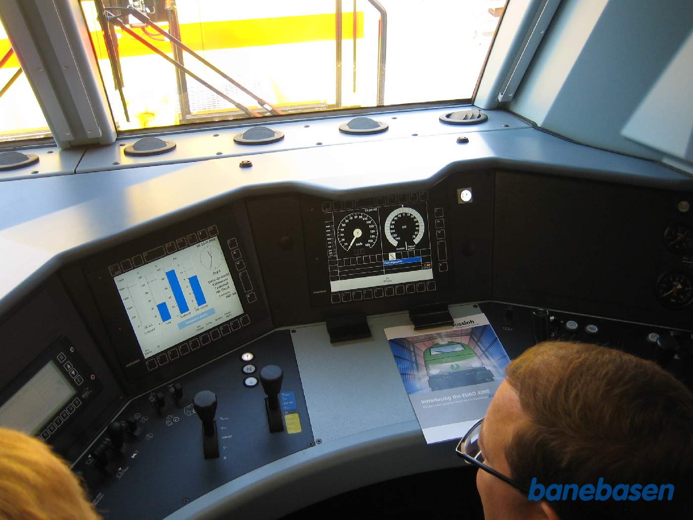 Førerbordet i et helt nyt lokomotiv, duel mode, dvs. både diesel og elektrisk der i 2008 var noget helt nyt