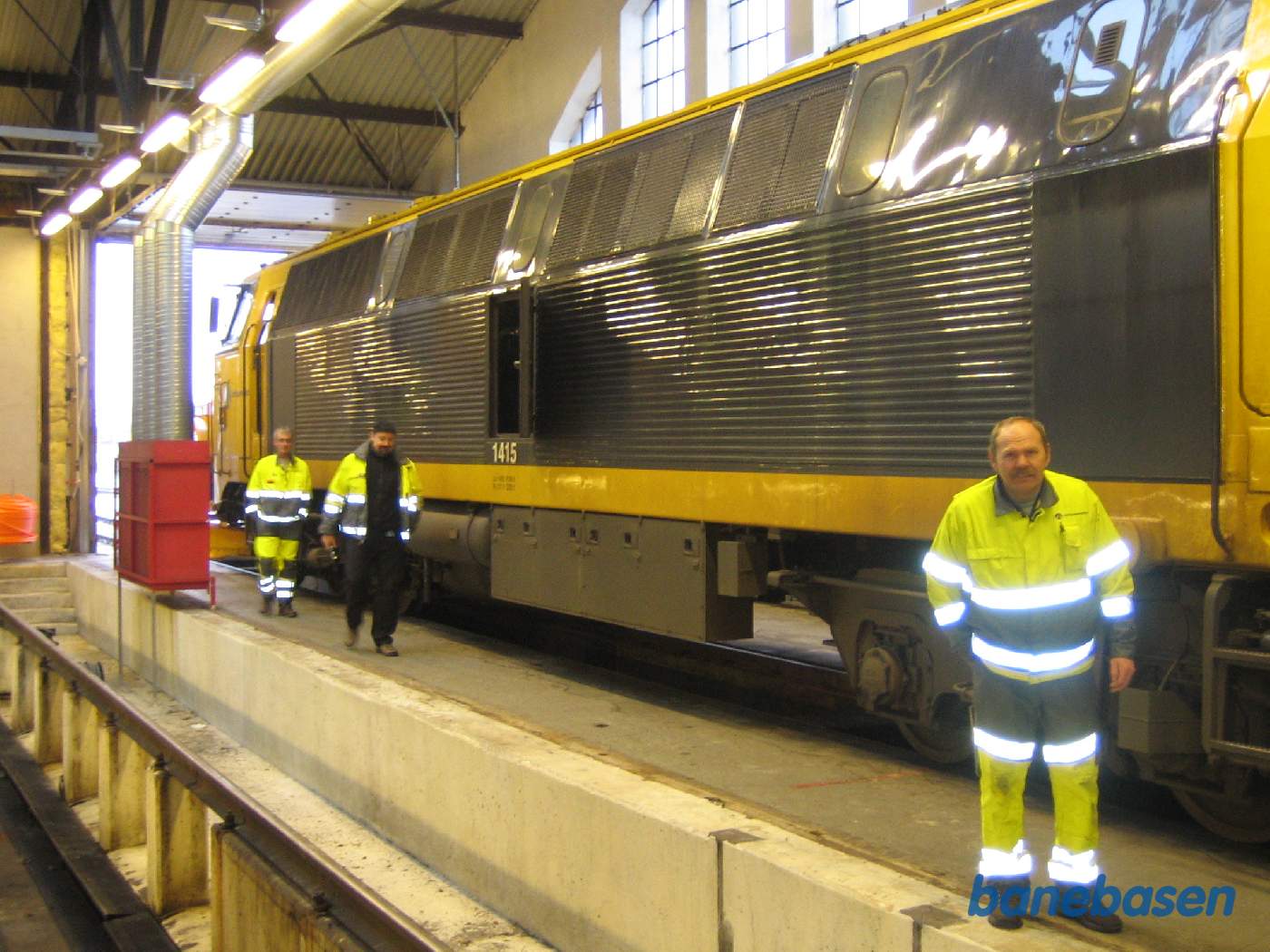 En gul/sort MZ i værkstedet