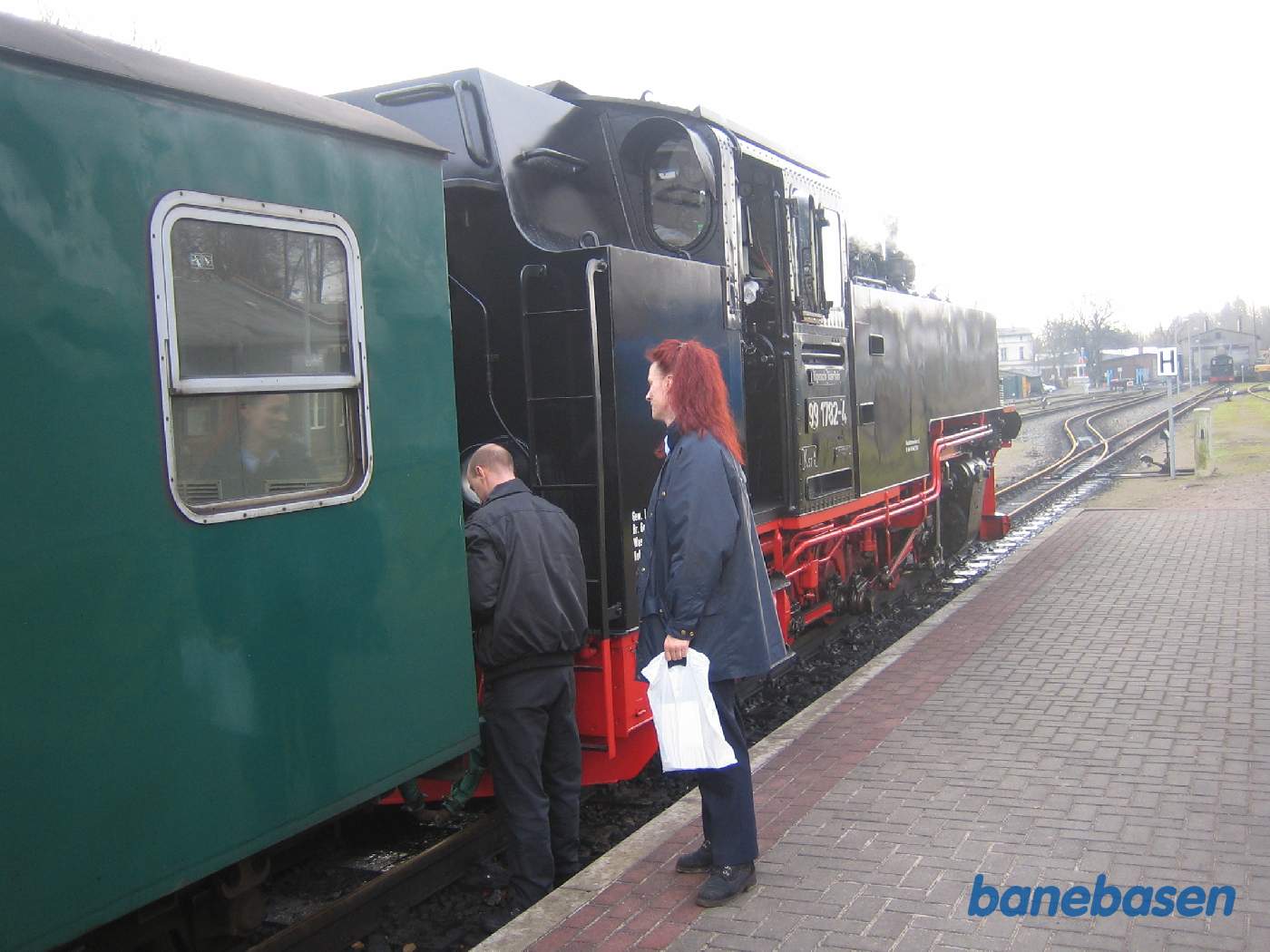 Damplokomotivet kobles fra vognene