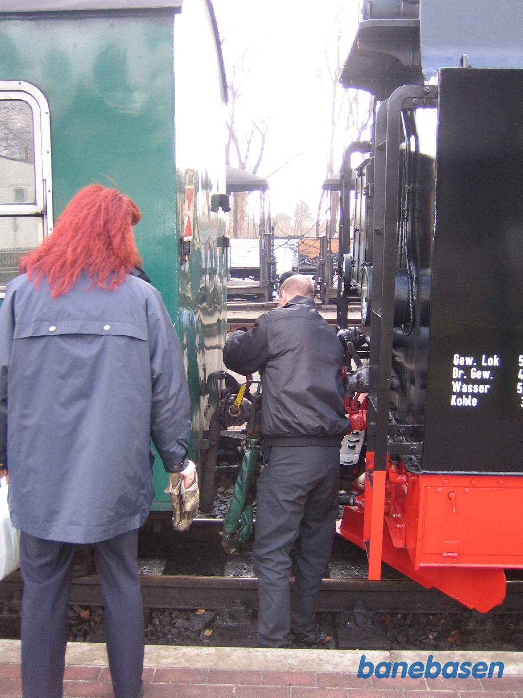 Damplokomotivet kobles fra vognene