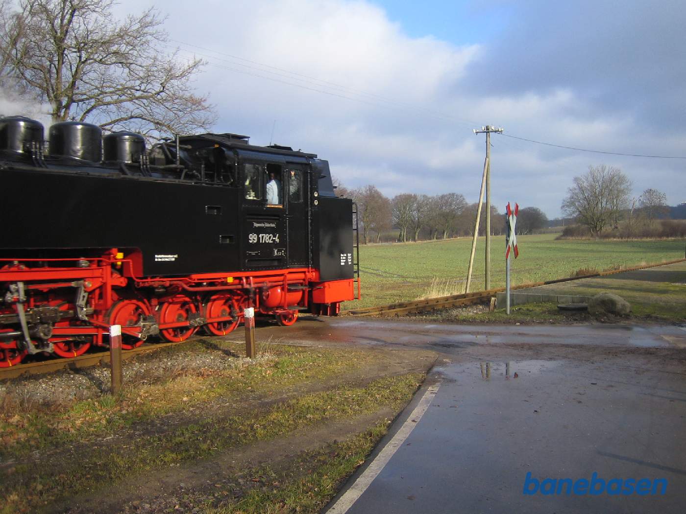 Damptoget nærmer sig trinbrættet