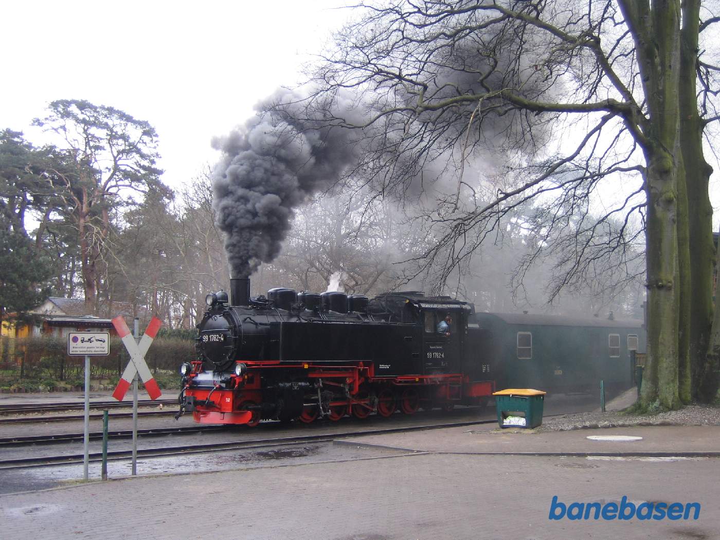 Damptoget afgår fra Göhren i retning mod Putbus
