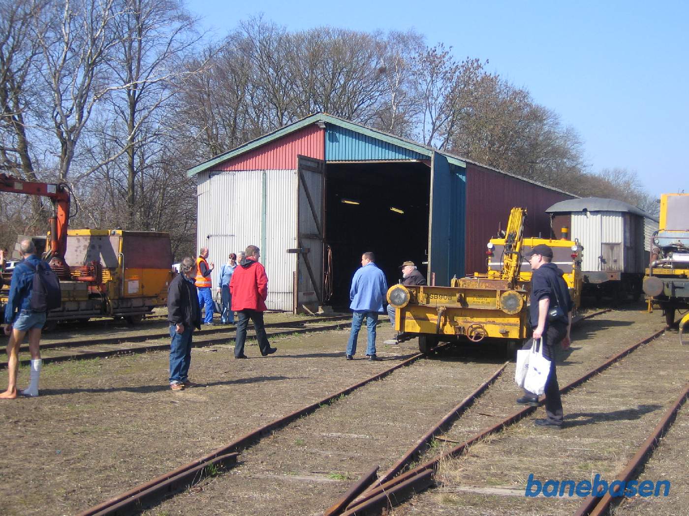 Et vue ud over området foran vognhallen Et vue ud over området foran vognhallen