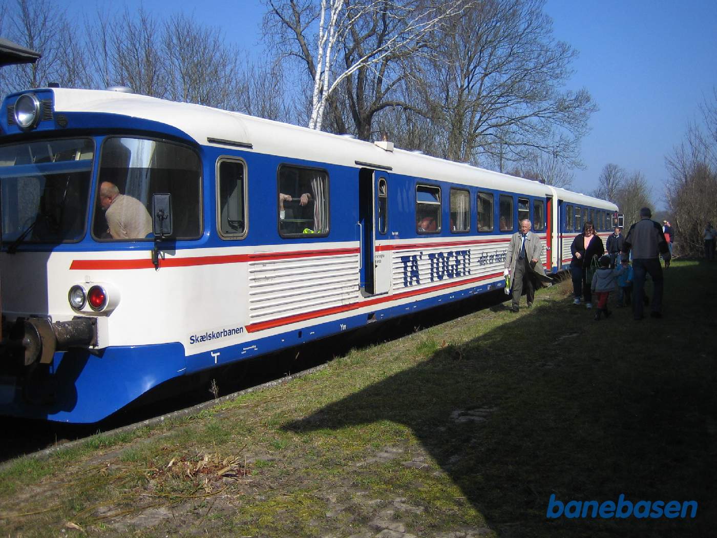 Skælskørbanens nye Y-tog ved perron