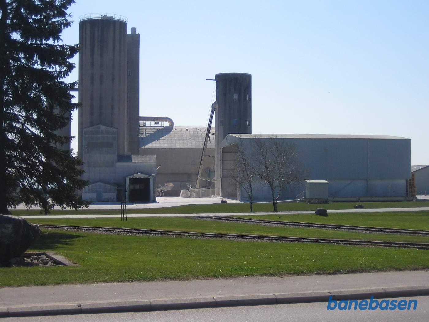 Jernbanespor ind til industrien på havnen