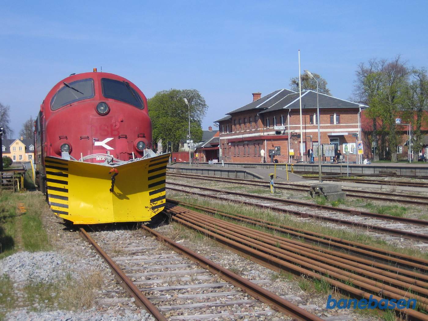 Et vue ud over stationsområdet med Mx 42 til venstre