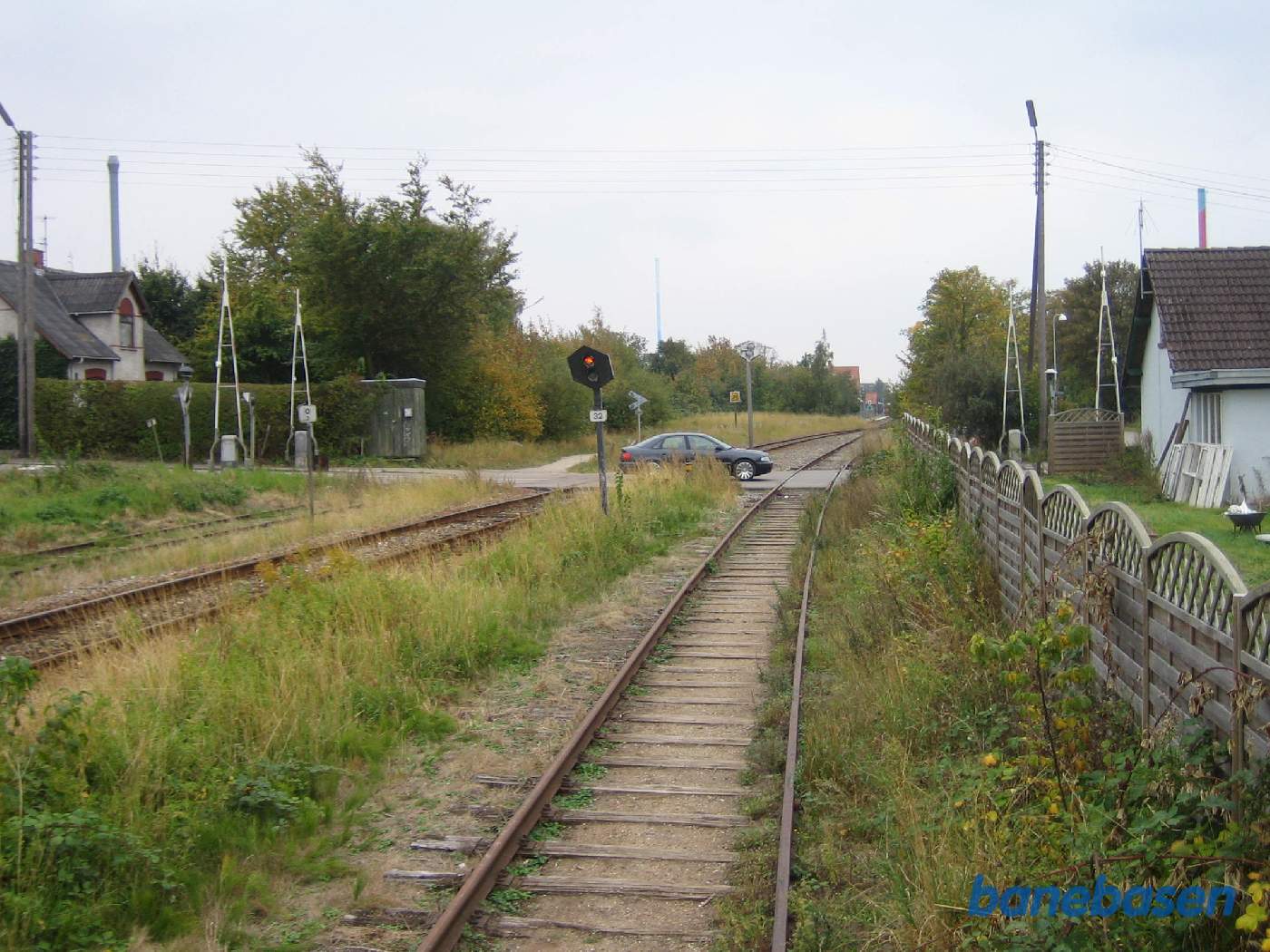 Vi holder ved Strandvej i Høng, hvor vi skal rangeres over