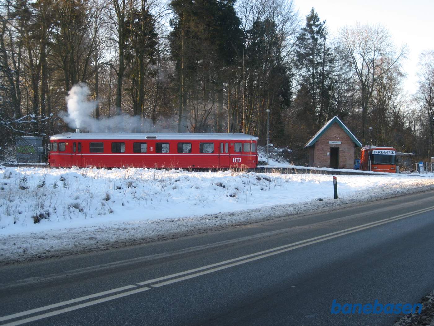 Skinnebussen holder og venter på at køre tilbage til Græsted Skinnebussen holder og venter på at køre tilbage til Græsted